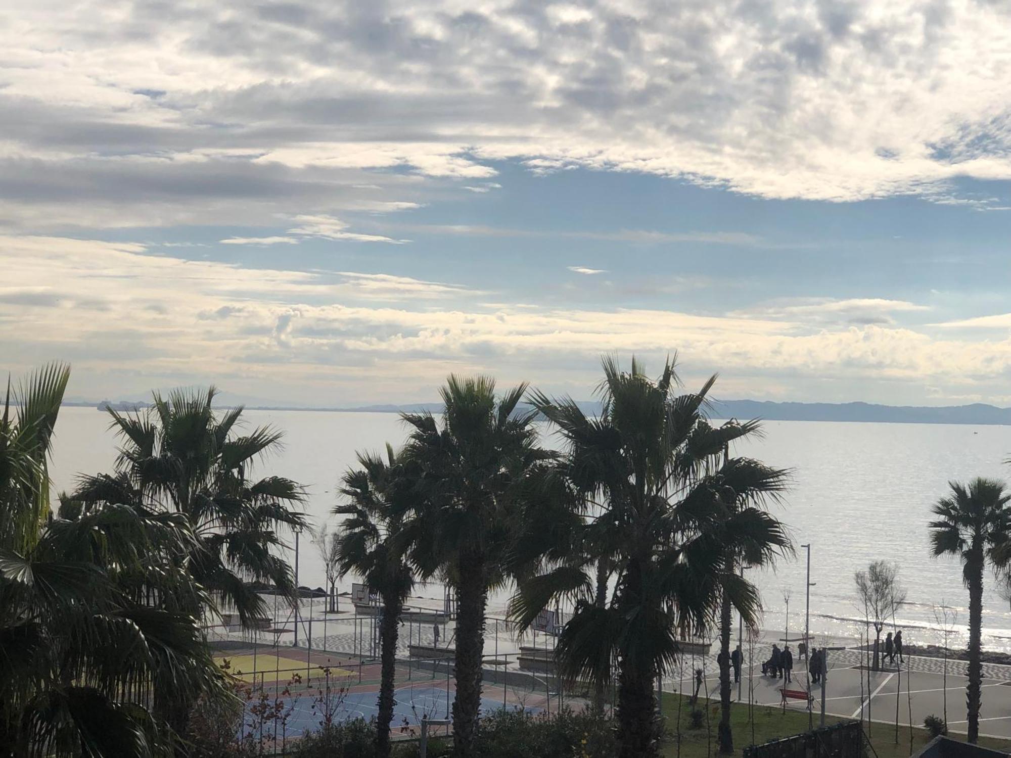 Vollga Four Seasons Apartment Durrës Eksteriør bilde
