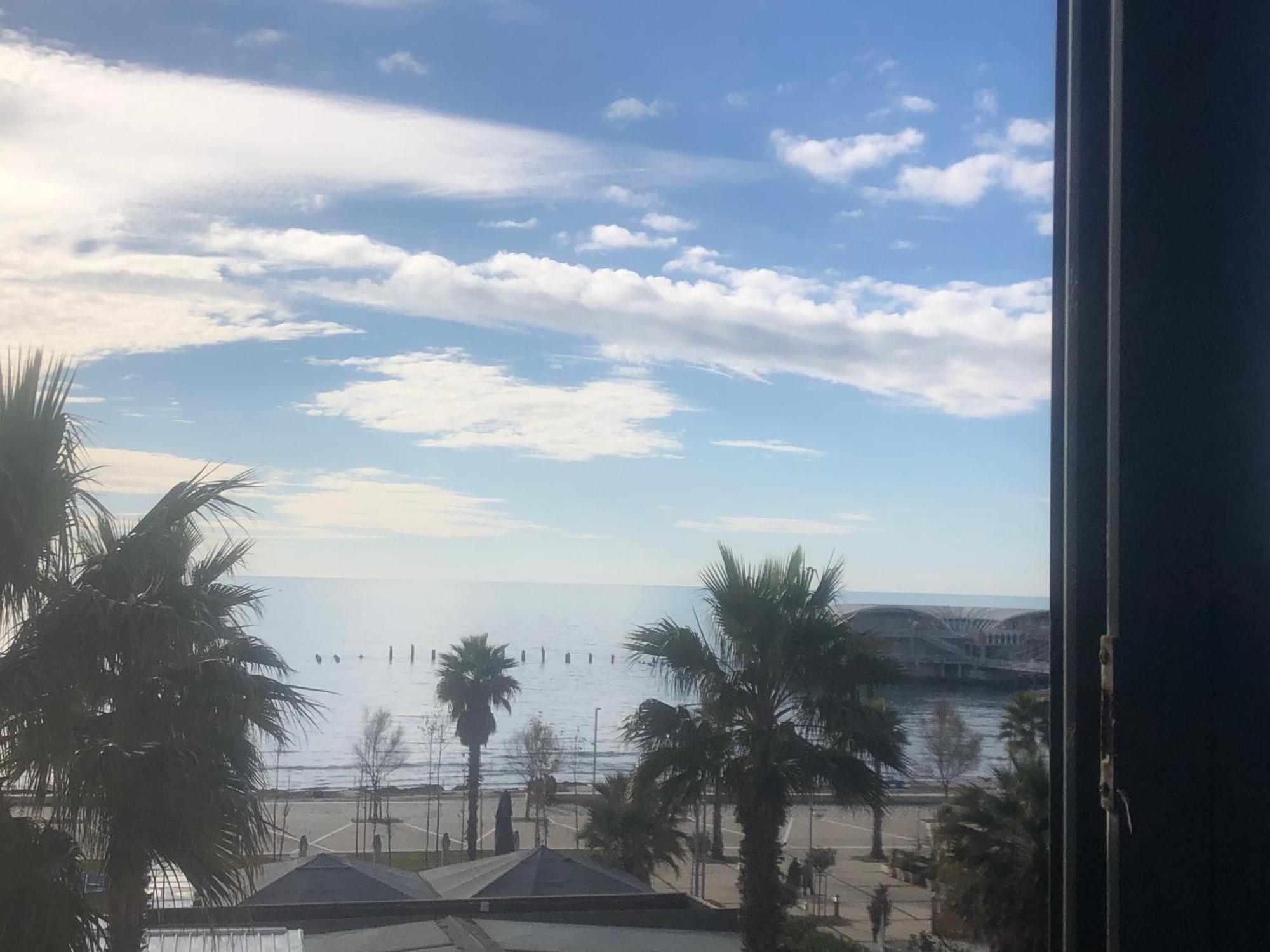 Vollga Four Seasons Apartment Durrës Eksteriør bilde