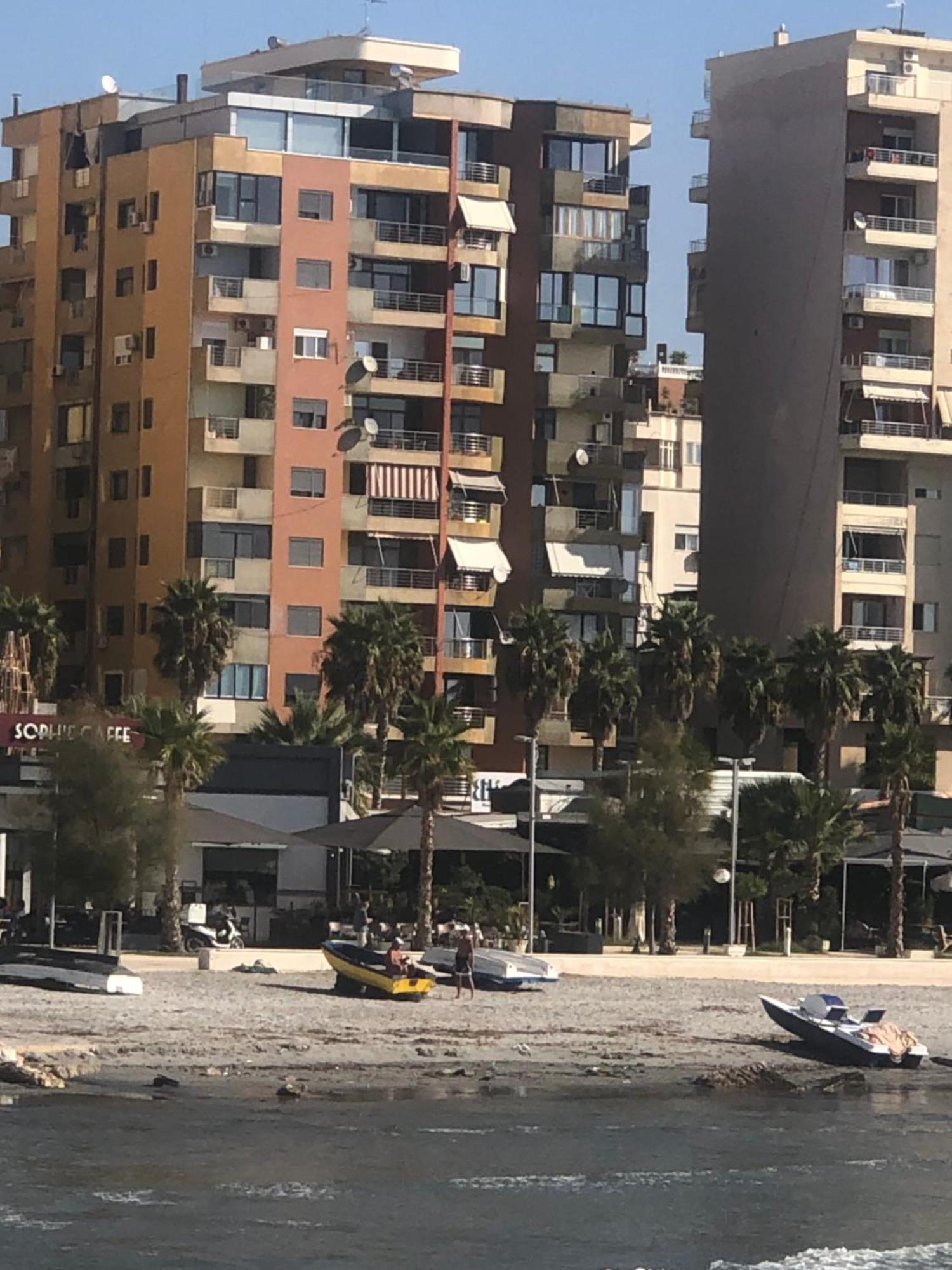 Vollga Four Seasons Apartment Durrës Eksteriør bilde